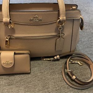 Coach Pebbled Leather Purse and Wallet
